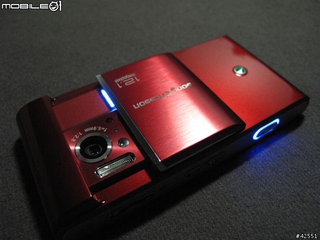 Sony Ericsson Satio 下毒寫真