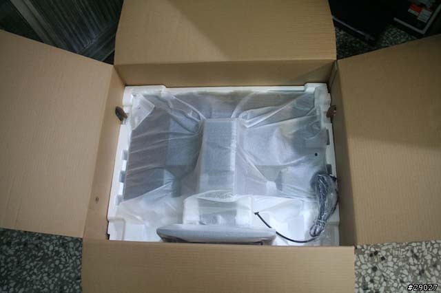 【我也來開箱文】盡情揮灑的大畫布~DELL U2711簡易開箱