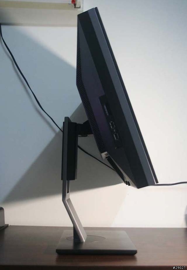 【我也來開箱文】盡情揮灑的大畫布~DELL U2711簡易開箱