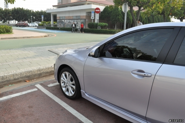 New Mazda 3 2.5 5D 終於開箱摟~~~(圖多)