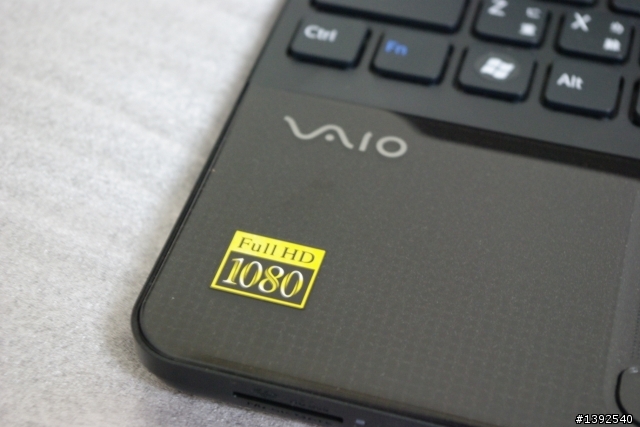 (新增TARGUS後背包開箱) 燒燒燒!!『我型我素』之SONY VAIO EB17 開箱