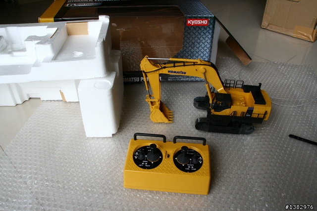 Kyosho PC1250-8 紅外線遙控挖土機開箱