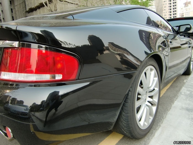 Aston Martin V12 Vanquish,BENTLEY Continental GTC Series 51,Maserati,圖多慎入