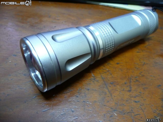 分享:改造成彩色手電筒