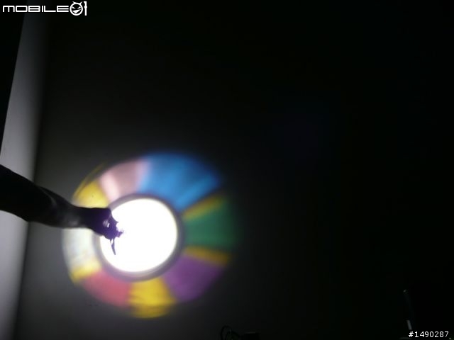 分享:改造成彩色手電筒