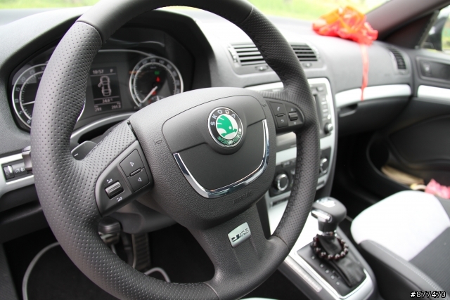 SKODA Octavia Combi RS不專業開箱文