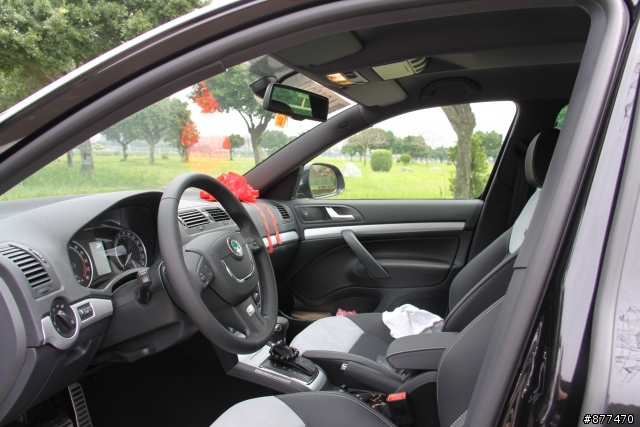SKODA Octavia Combi RS不專業開箱文