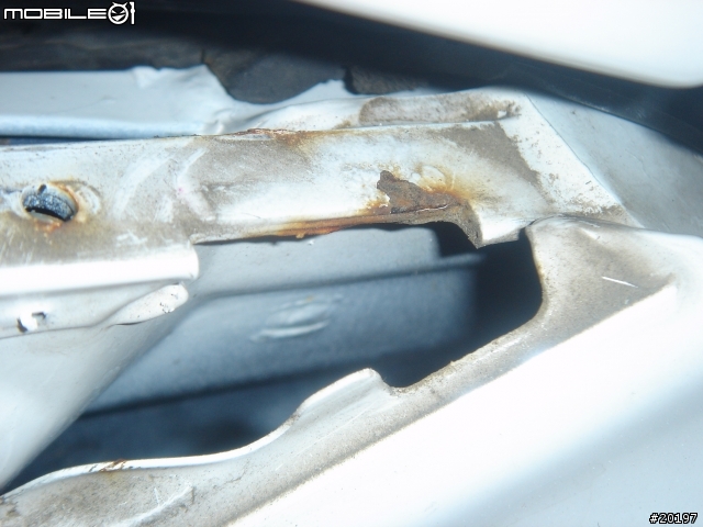 TOYOTA高品質=四個車門都爛掉(7/3更新再度生鏽)和泰沒救了!!