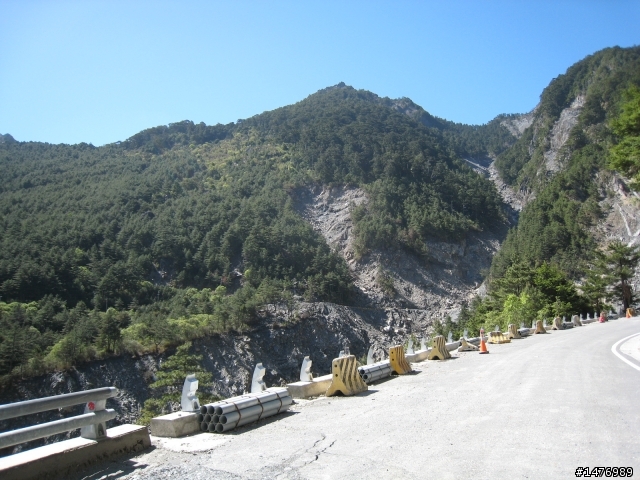 100409南橫-台東-墾丁 88後的南橫!! 天佑台灣阿!!