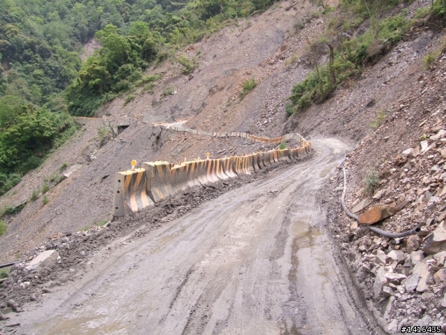 老兵不死之15年巡弋125穿越力行產業道路