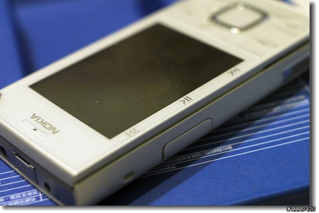 【便宜好機】電視手機NOKIA 5330 TV Edition (加映NOKIA 7230)