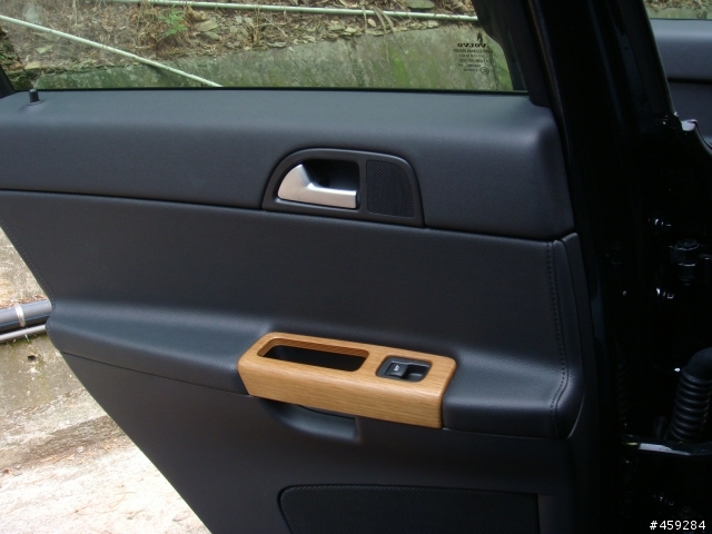 啾啾與 VOLVO V50 2.0na 三地門樂活行 (小心!車髒傷眼)
