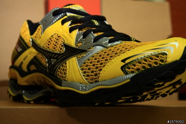 不專業開箱 2010年MIZUNO WAVE Creation 11 慢跑鞋