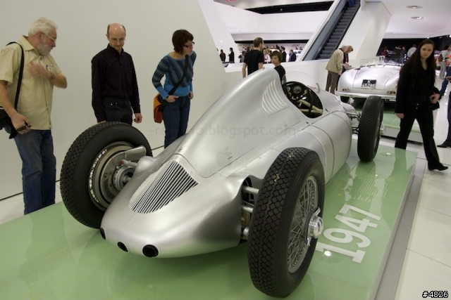 保時捷 博物館 新館 一日遊 PORSCHE Museum Stuttgart