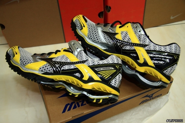 不專業開箱 2010年MIZUNO WAVE Creation 11 慢跑鞋