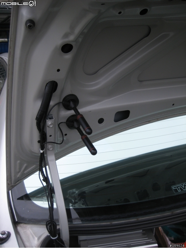 華呈雙頻數位電視盒(車用/家用)T200~不專業之開箱文