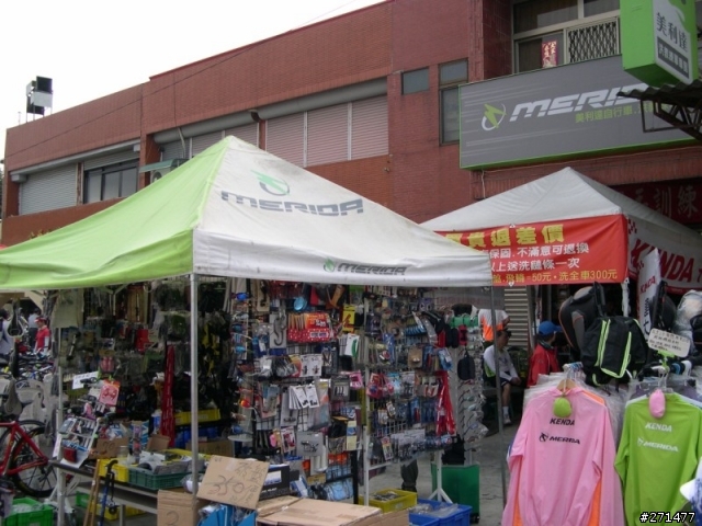 鳳山寺自行車展(每逢晴天假日都有展出)歡迎參觀~