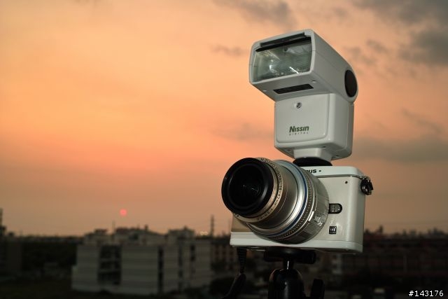 Olympus E-P1 與白色閃燈 Nissin DI466(開箱)