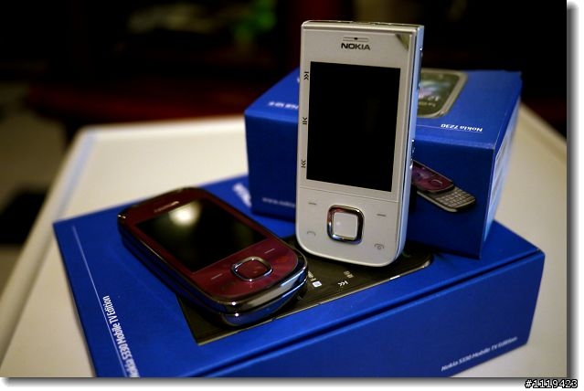 【便宜好機】電視手機NOKIA 5330 TV Edition (加映NOKIA 7230)