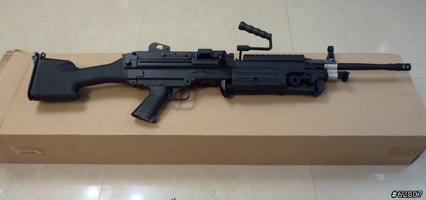 <開箱>情人節的生日禮物..M249-MKII 機槍