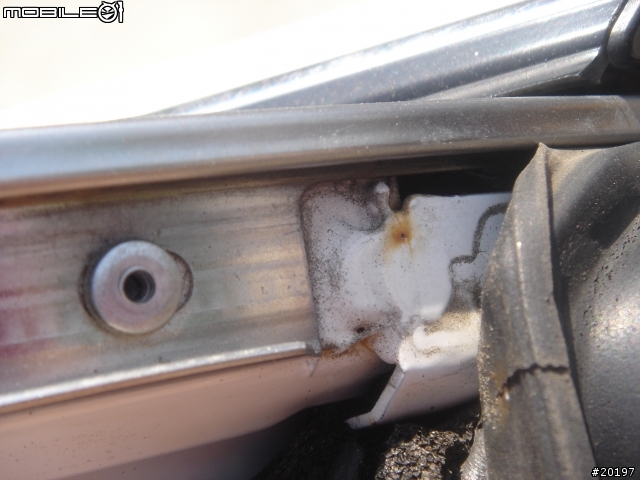 TOYOTA高品質=四個車門都爛掉(7/3更新再度生鏽)和泰沒救了!!
