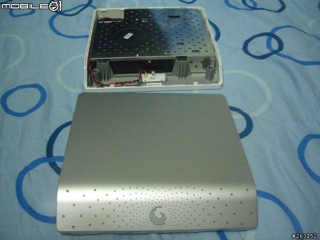 SEAGATE FreeAgent Desk 1T "開"箱 之一"指"神功