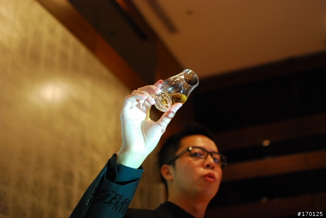 美女- 美酒 - 美食 麥卡倫品酩會-圖文心得(有正妹慎入!) (飲酒過量 有礙健)