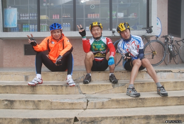 阿里山塔塔加232km一日遊