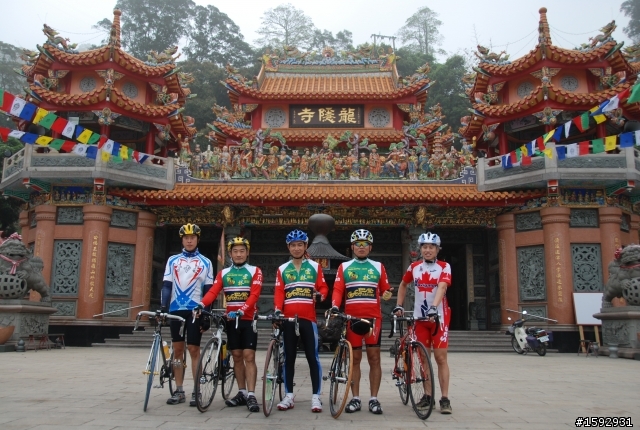 阿里山塔塔加232km一日遊