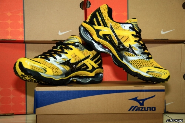 不專業開箱 2010年MIZUNO WAVE Creation 11 慢跑鞋