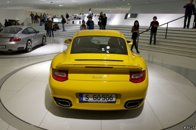 保時捷 博物館 新館 一日遊 PORSCHE Museum Stuttgart