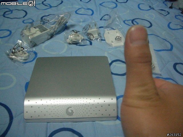 SEAGATE FreeAgent Desk 1T "開"箱 之一"指"神功