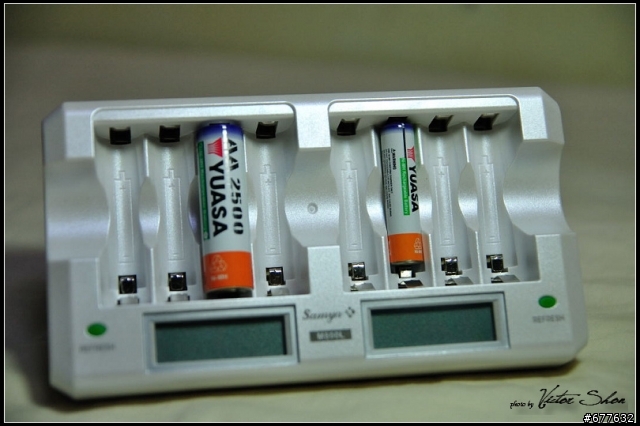 【簡易開箱】國產SAMYA M800L 八槽式充電器