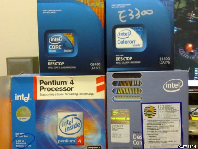 超級暴力小羊...... Intel Celron E3300 4.4GHz