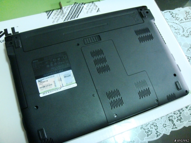 (開箱文)DELL 1464 i3-330(有請國際模特兒狗入鏡)