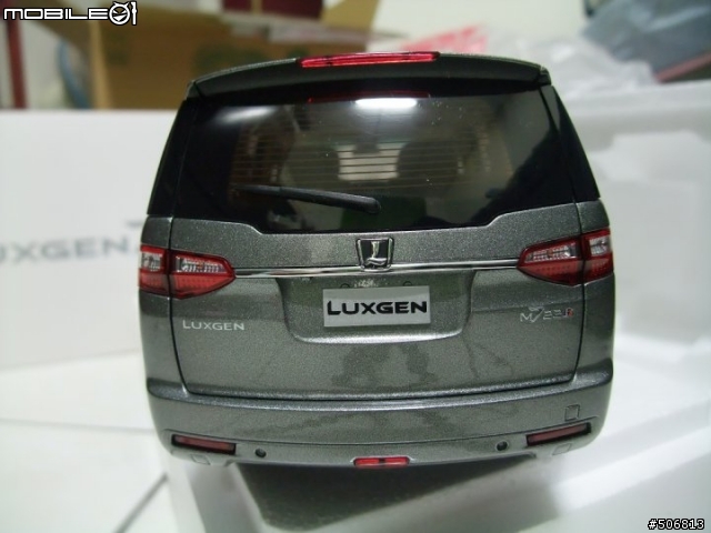 Luxgen 1:18模型車
