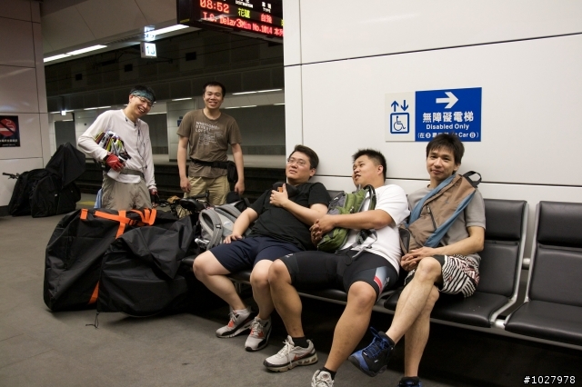 【花東愛心快遞公益行】六人還願出發去..