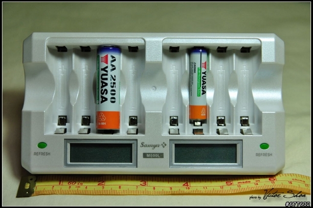 【簡易開箱】國產SAMYA M800L 八槽式充電器
