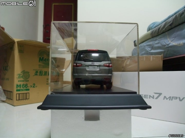 Luxgen 1:18模型車