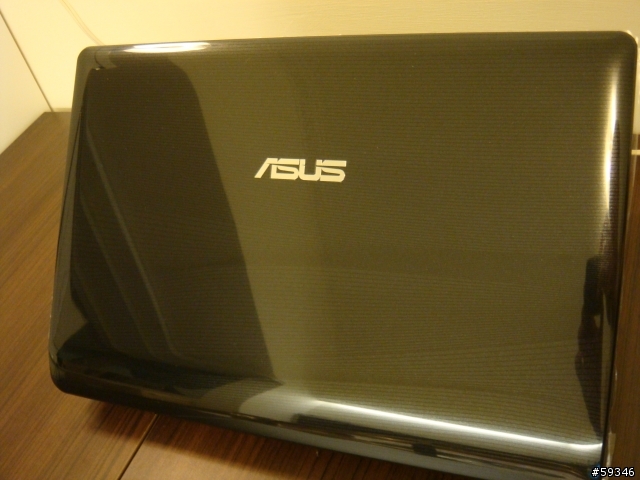 (開箱)ASUS A42JV Core i5-520 + Nv GT335M 1G ~就是要這兩張貼紙