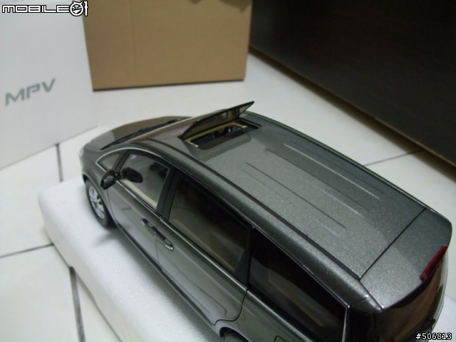 Luxgen 1:18模型車