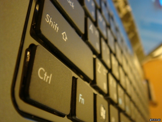 (開箱)ASUS A42JV Core i5-520 + Nv GT335M 1G ~就是要這兩張貼紙