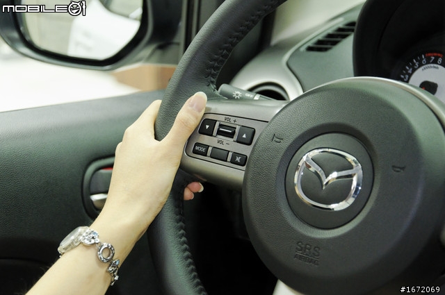 年輕的自我原色Mazda2~~圖多