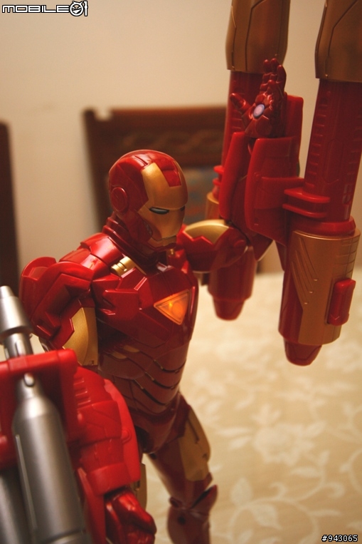 無法降落之我愛鋼鐵人--Iron Man 25cm鋼琴烤漆 公仔開箱文