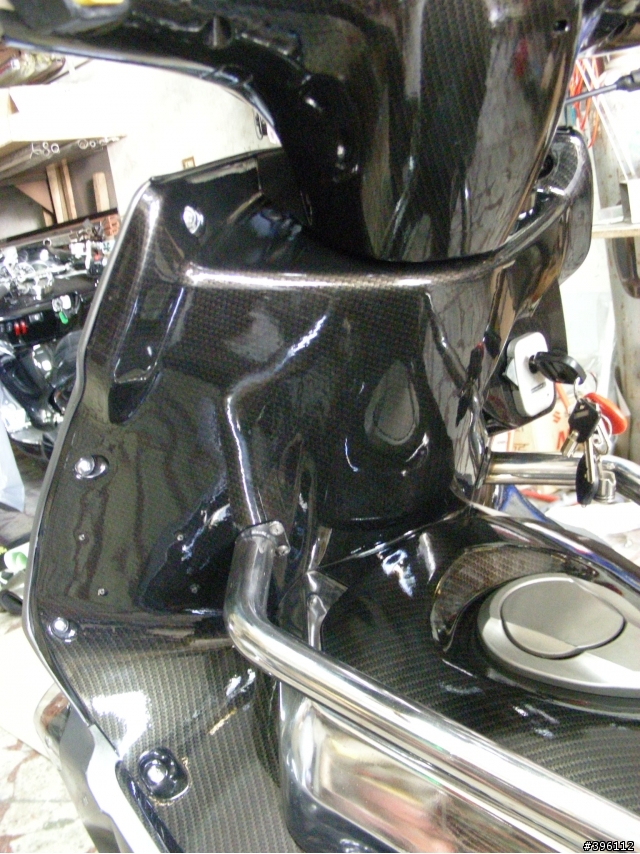 G-MAX 200小改分享第八發!! E46遠近魚眼+CNC後卡鉗+GIVI E450+內裝烤漆碳纖化