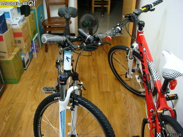 捷安特 Bike Day 99 vs. 美利達 冠軍八號 (不算開箱的照片分享文)