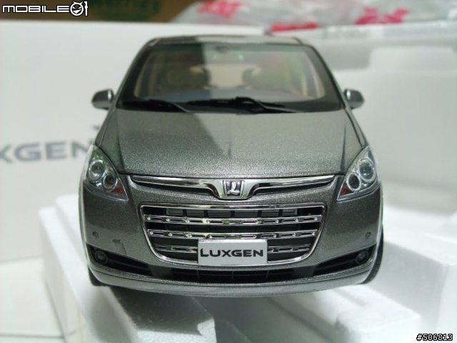 Luxgen 1:18模型車