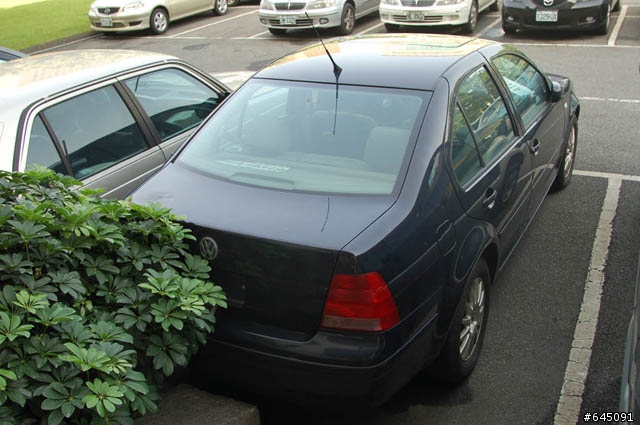 七年只跑5000公里的2003年VW Bora 1.6重見天日,省下50萬的法拍車開箱日記~