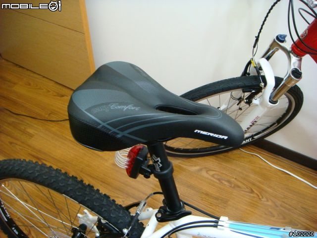 捷安特 Bike Day 99 vs. 美利達 冠軍八號 (不算開箱的照片分享文)