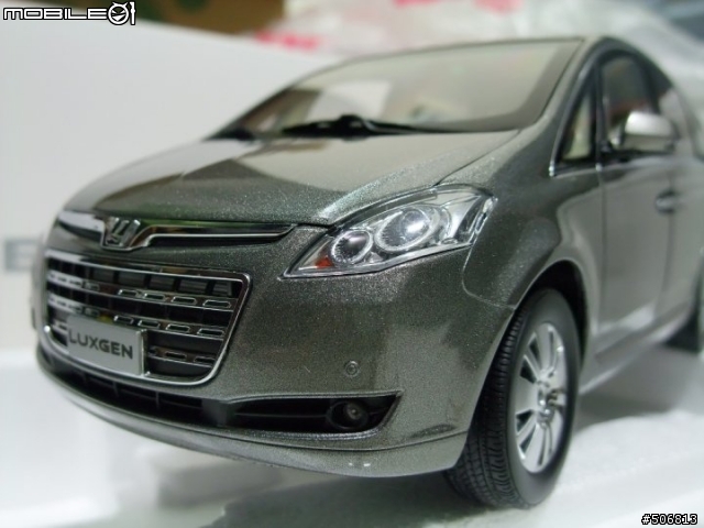 Luxgen 1:18模型車